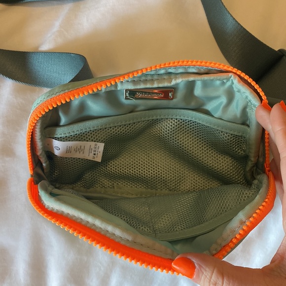 Lululemon belt bag - Picture 2 of 2